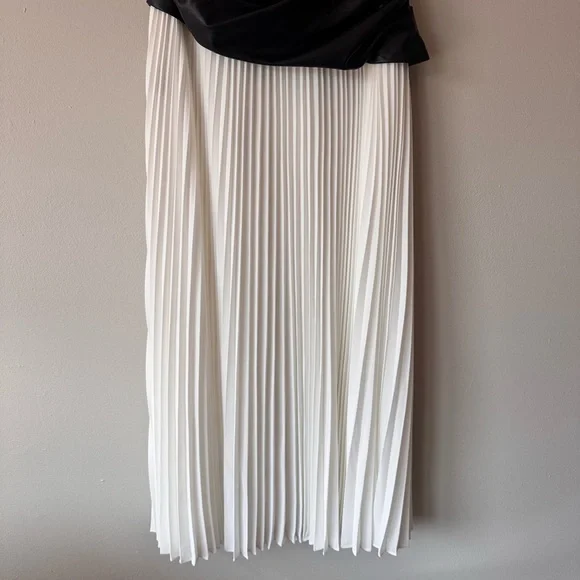 Simkhai Arie Faux Leather Bustier Dress Black White Pleated Strapless Sz 2 NWT - Picture 8 of 16